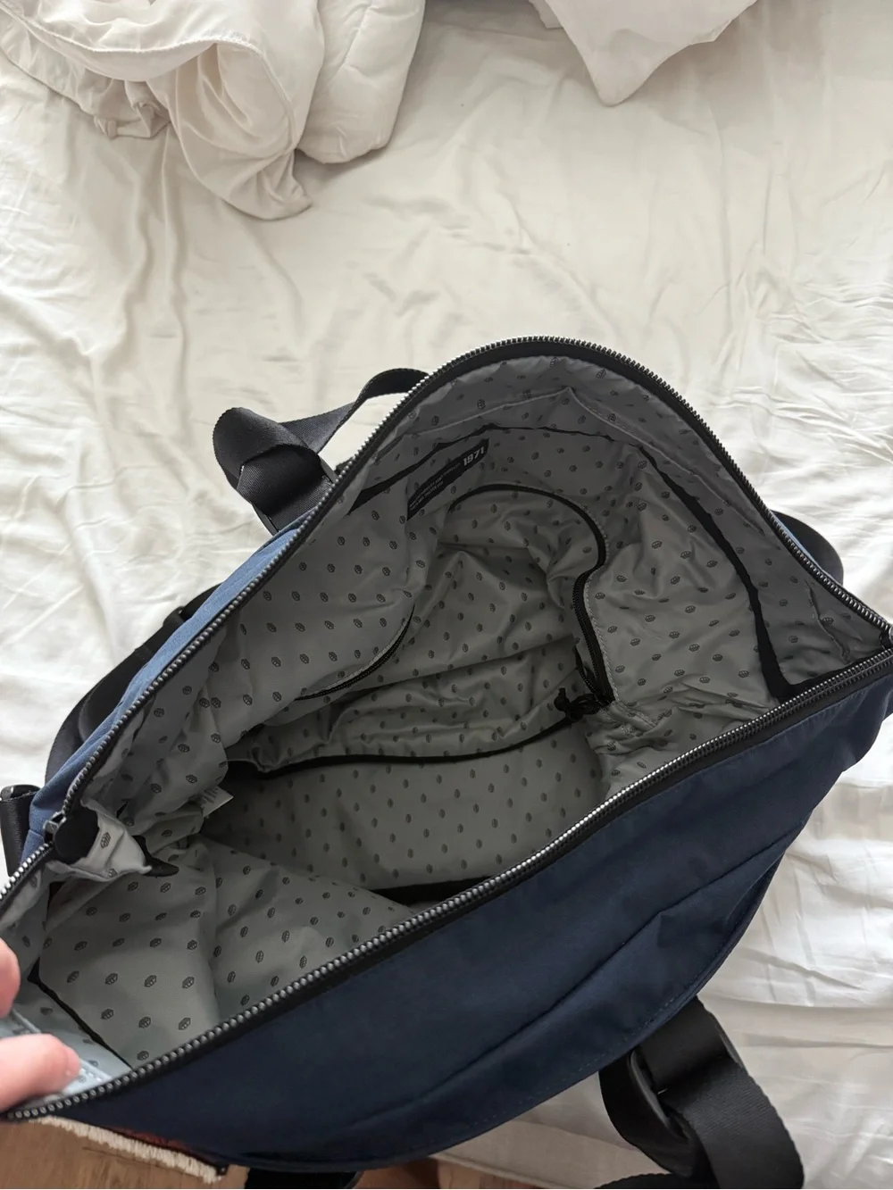 Jones Navy Men’s Travel Tote Bag